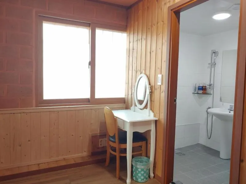 Country house Jeju Hanibaram Pension