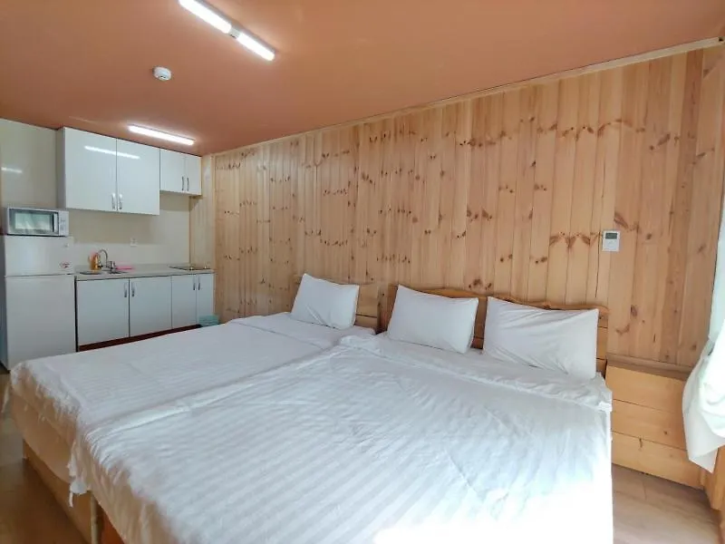 Jeju Hanibaram Pension Country house