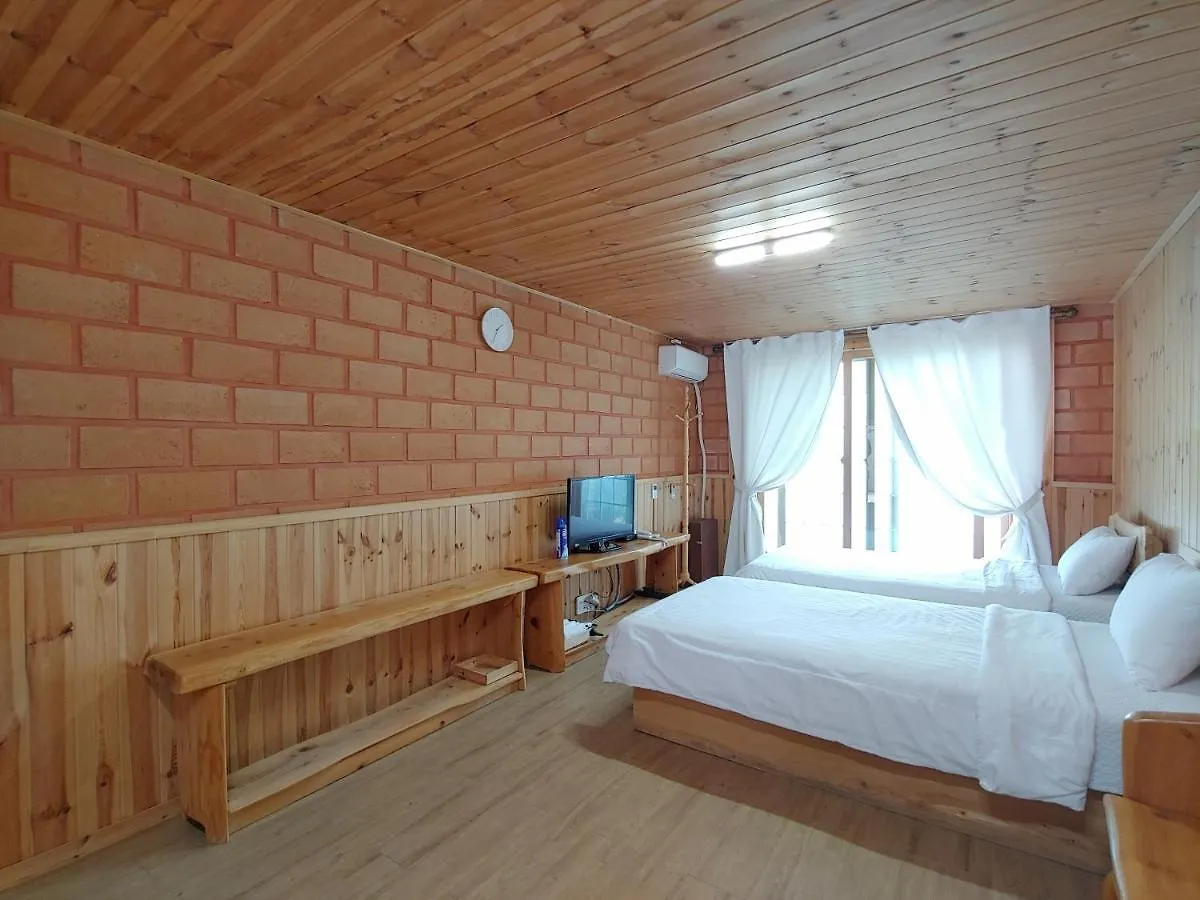 Jeju Hanibaram Pension Country house